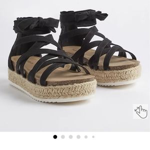 Torrid strappy platform sandles size 13w